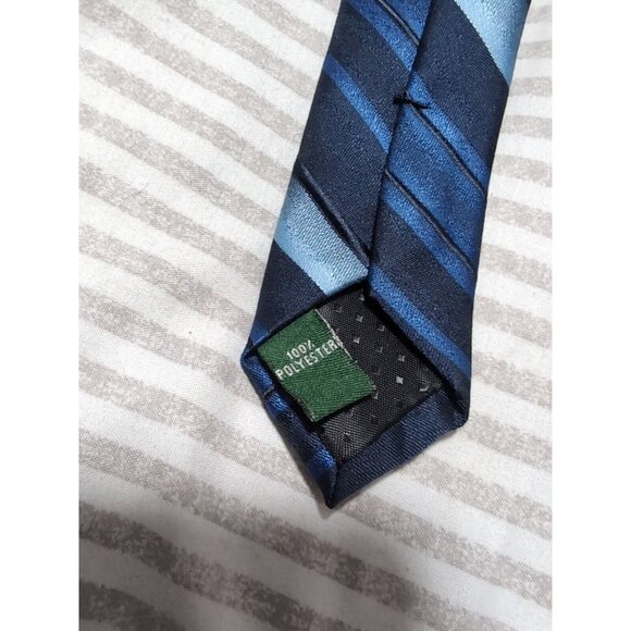 David Taylor Men's Tie Blue Polyester Necktie 3" X 59" - Picture 3 of 4